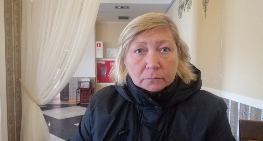 na zdjęciu: Irina, siostra Jewgenija szuka w Siemiatyczach możliwości pomocy bratu. Ft. Jerzy Nowicki