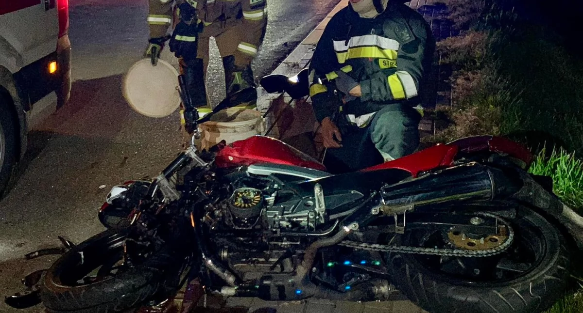 Wypadki drogowe, Wypadek udziałem motocyklisty - zdjęcie, fotografia