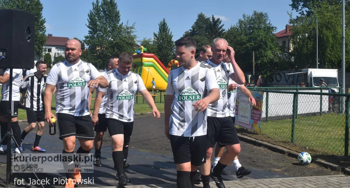 Piłka nożna, Cresovia kontra oldboye - zdjęcie, fotografia