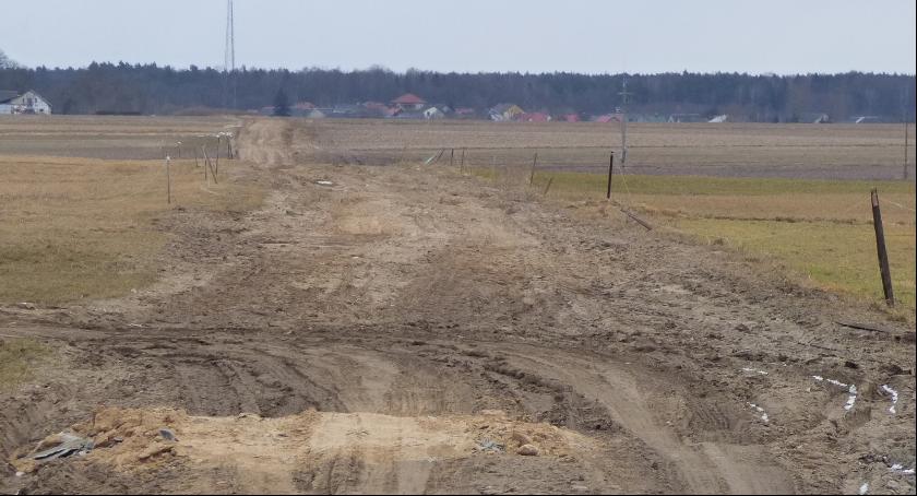 na zdjeciu: Droga Ostrożany Borzymy